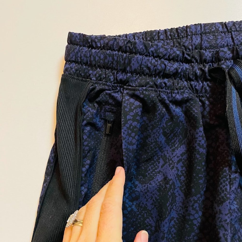 Athleta Brooklyn Jogger Pant Python Snake Printed… - image 5